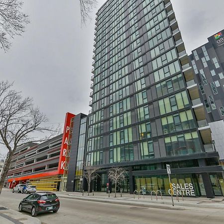 Luxury Skyline Condo In Downtown Free 24/7 Parking Winnipeg Eksteriør billede