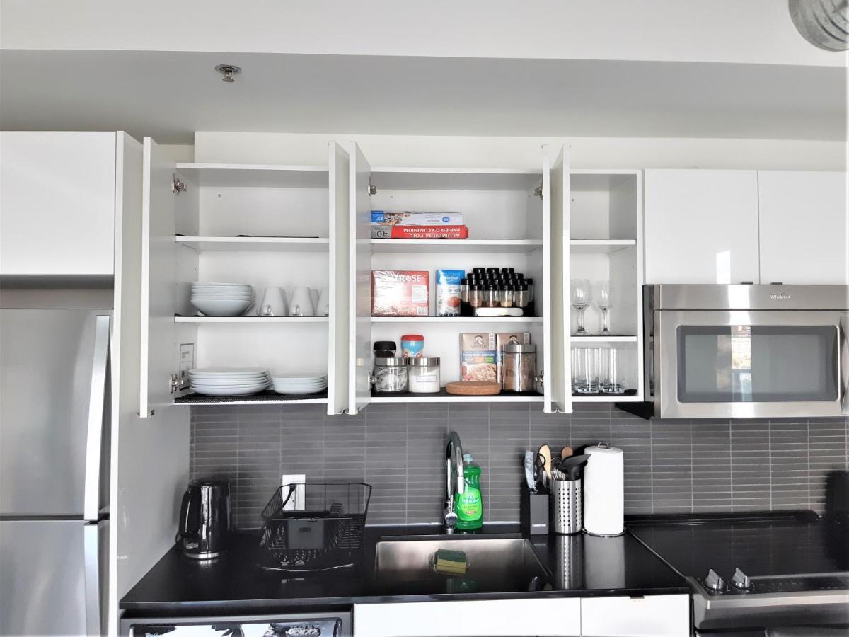 Luxury Skyline Condo In Downtown Free 24/7 Parking Winnipeg Eksteriør billede