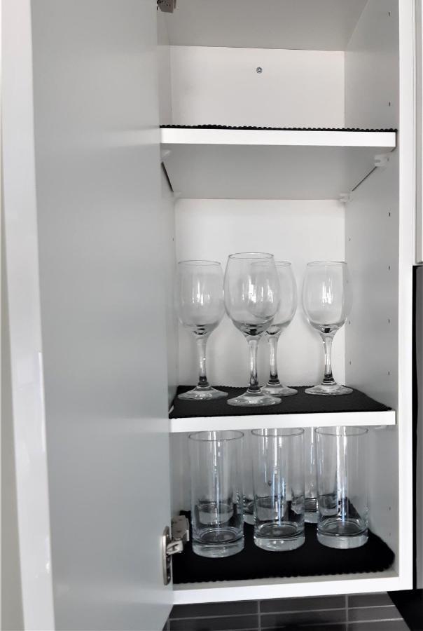 Luxury Skyline Condo In Downtown Free 24/7 Parking Winnipeg Eksteriør billede